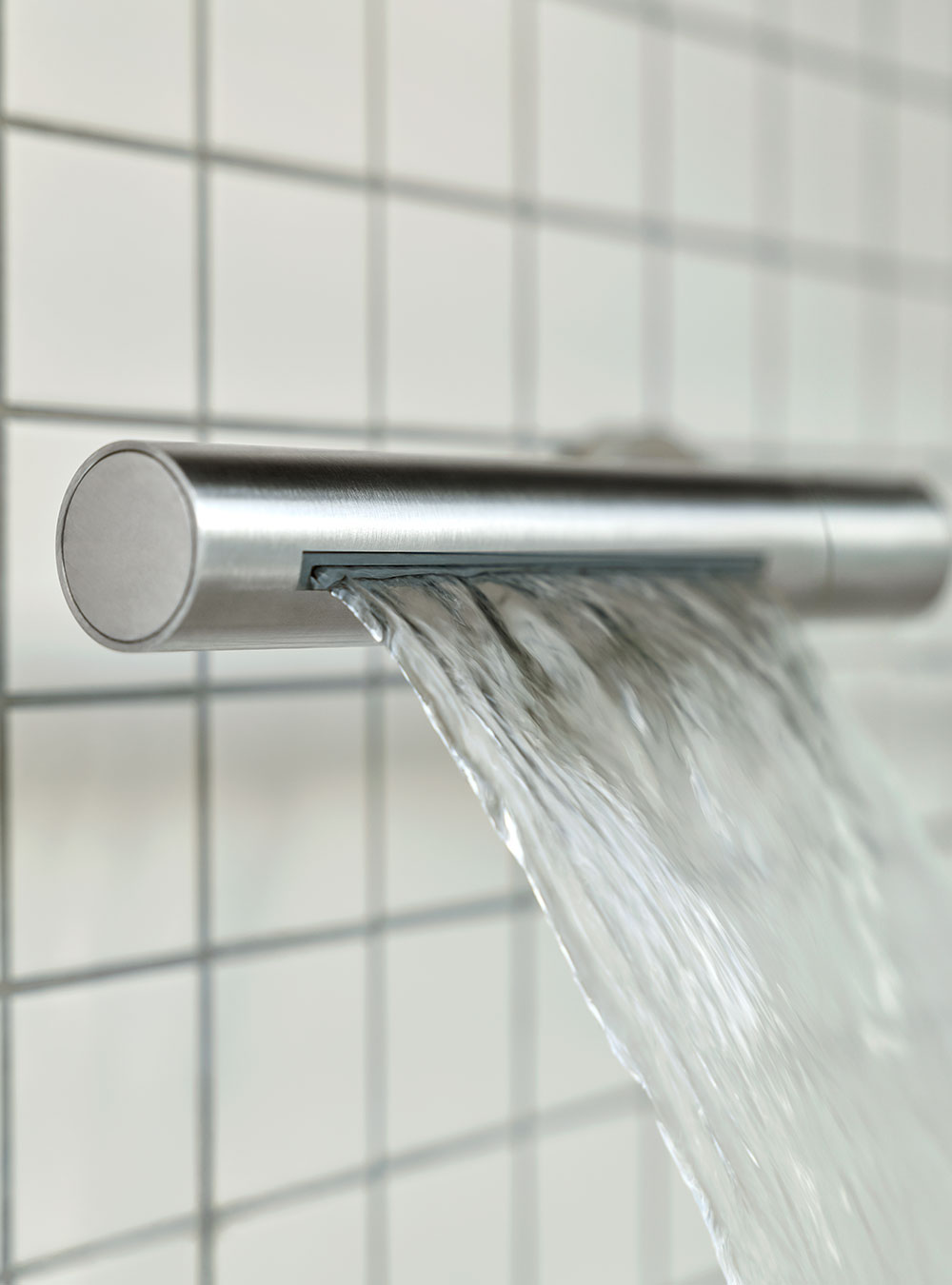 080W: Waterval douche, wandmontage.
Vereist een minimum van 14 l / min, wandmontage. 
Exclusief aansl...