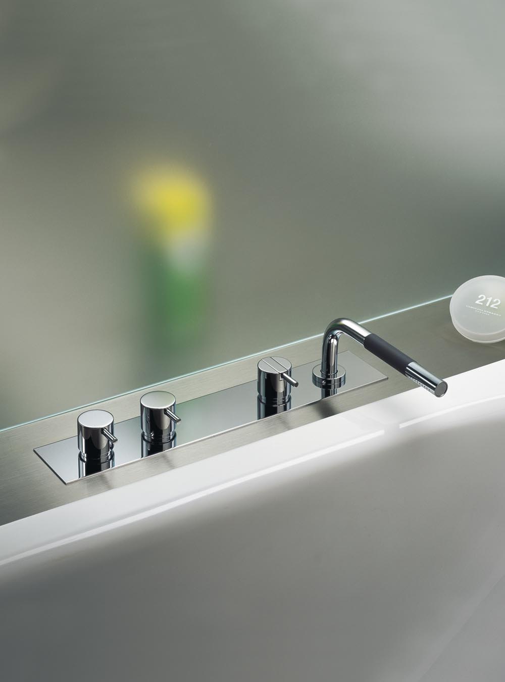 BK4: Two-handle mixer for bath filling can be used in conjunction with A24, and mixer with hand shower...