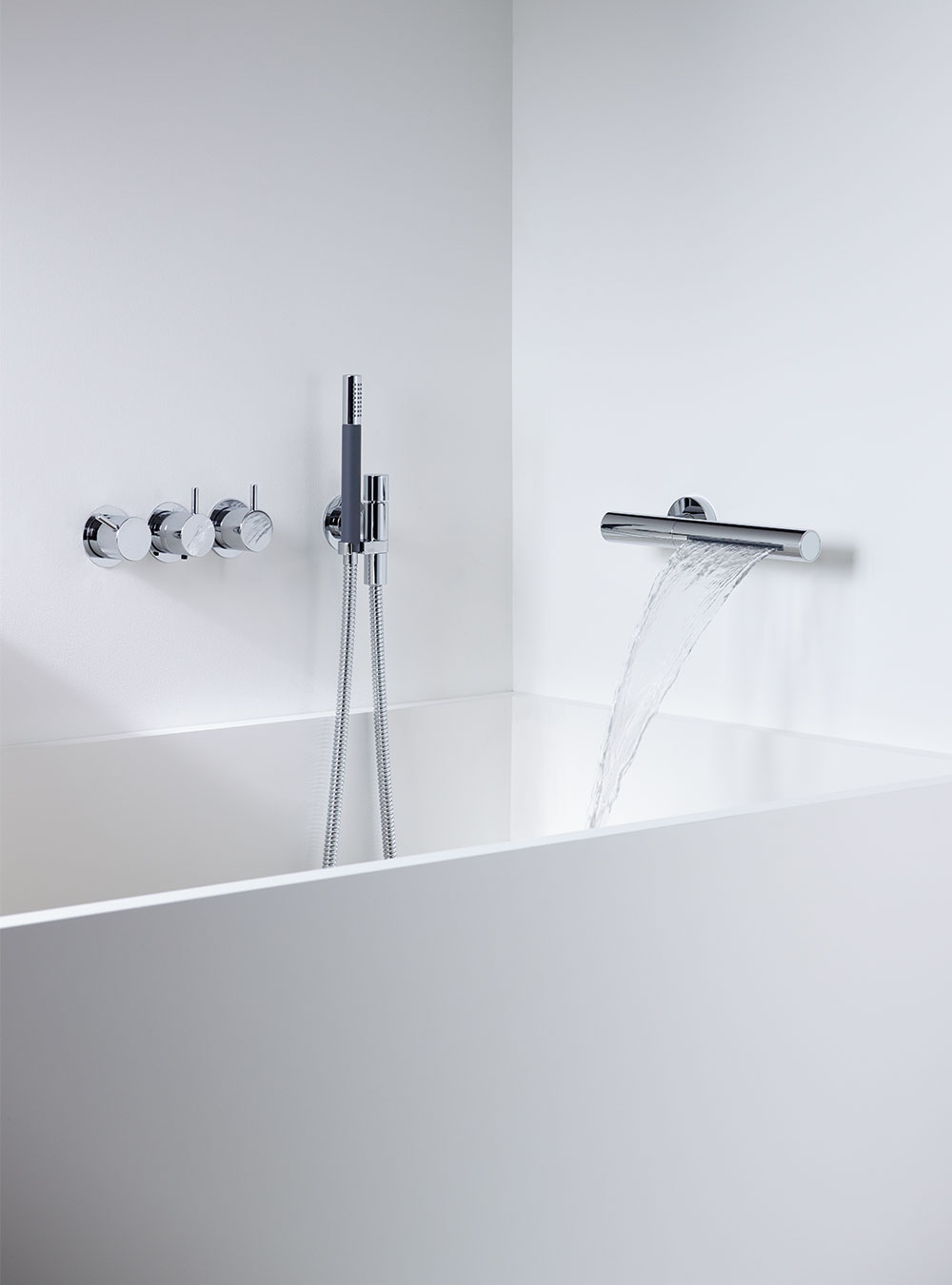COMBI-34: ¾" thermostatic mixer. 
Combi-34UP = Thermostatic mixer 5400FV, 200M. 
Combi-34AP = Handle NR51...