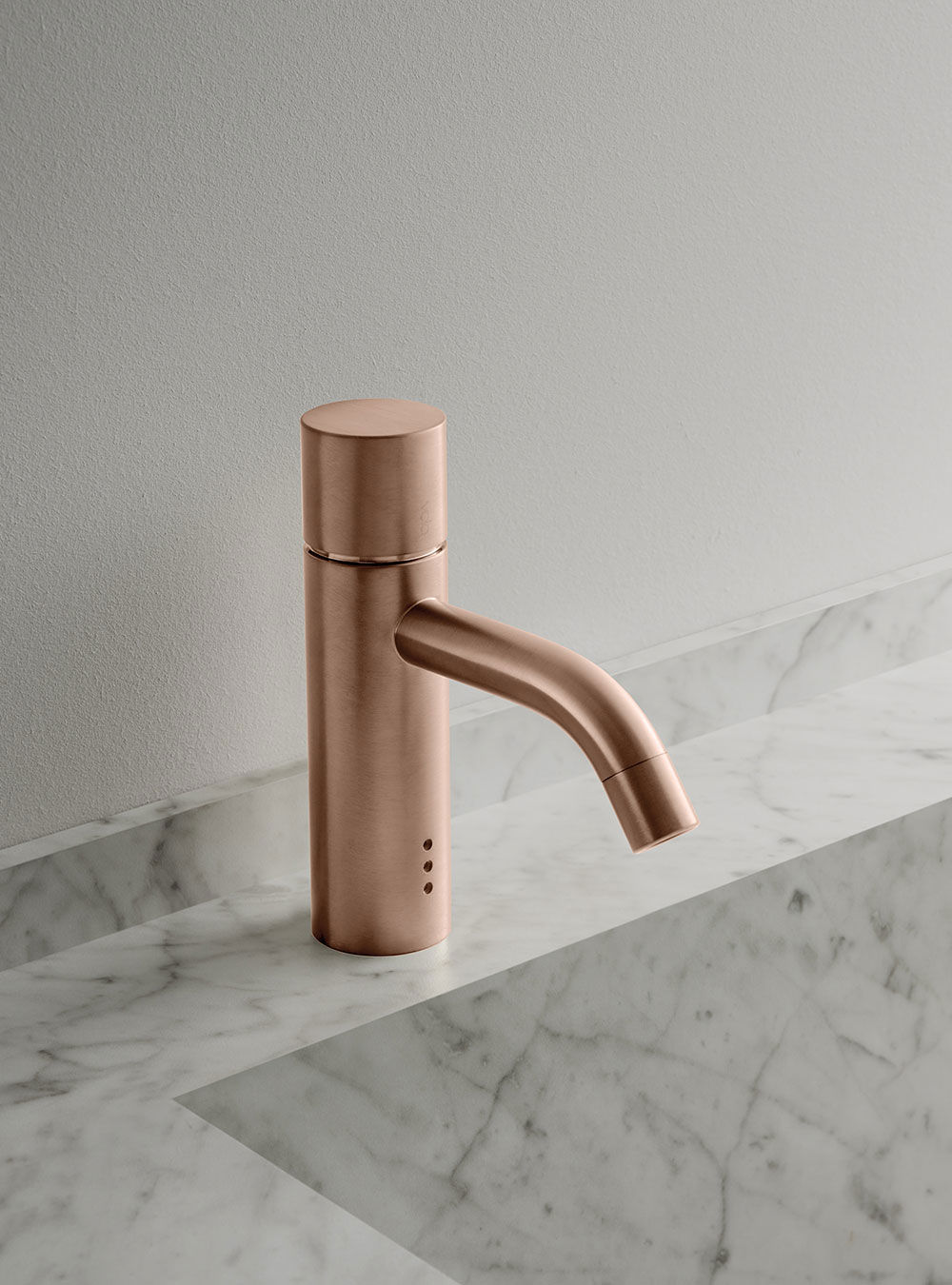RB1E: Basin pillar tap with on-off sensor for ‘hands free’ operation.Height 150 mm.     RB1E comes complet