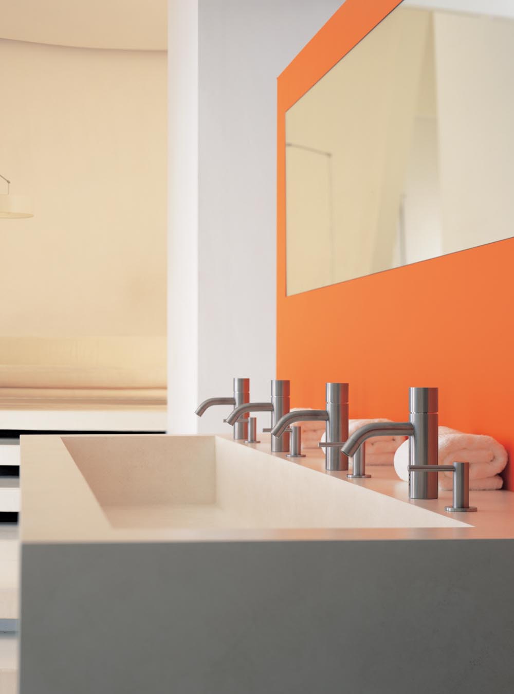 RB1EN: Basin pillar tap with on-off sensor for ‘hands free’ operation with an external mains transformer...