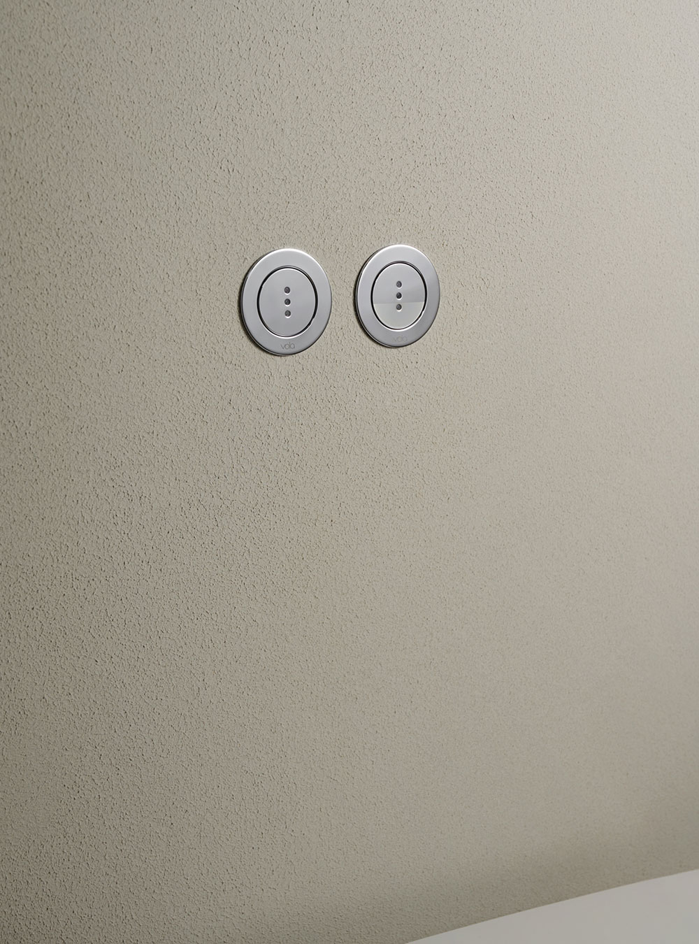 RS83E: Elektronische dubbele-toiletspoeling.
Montage mogelijk met verschillende wanddiktes d.m.v. verle...