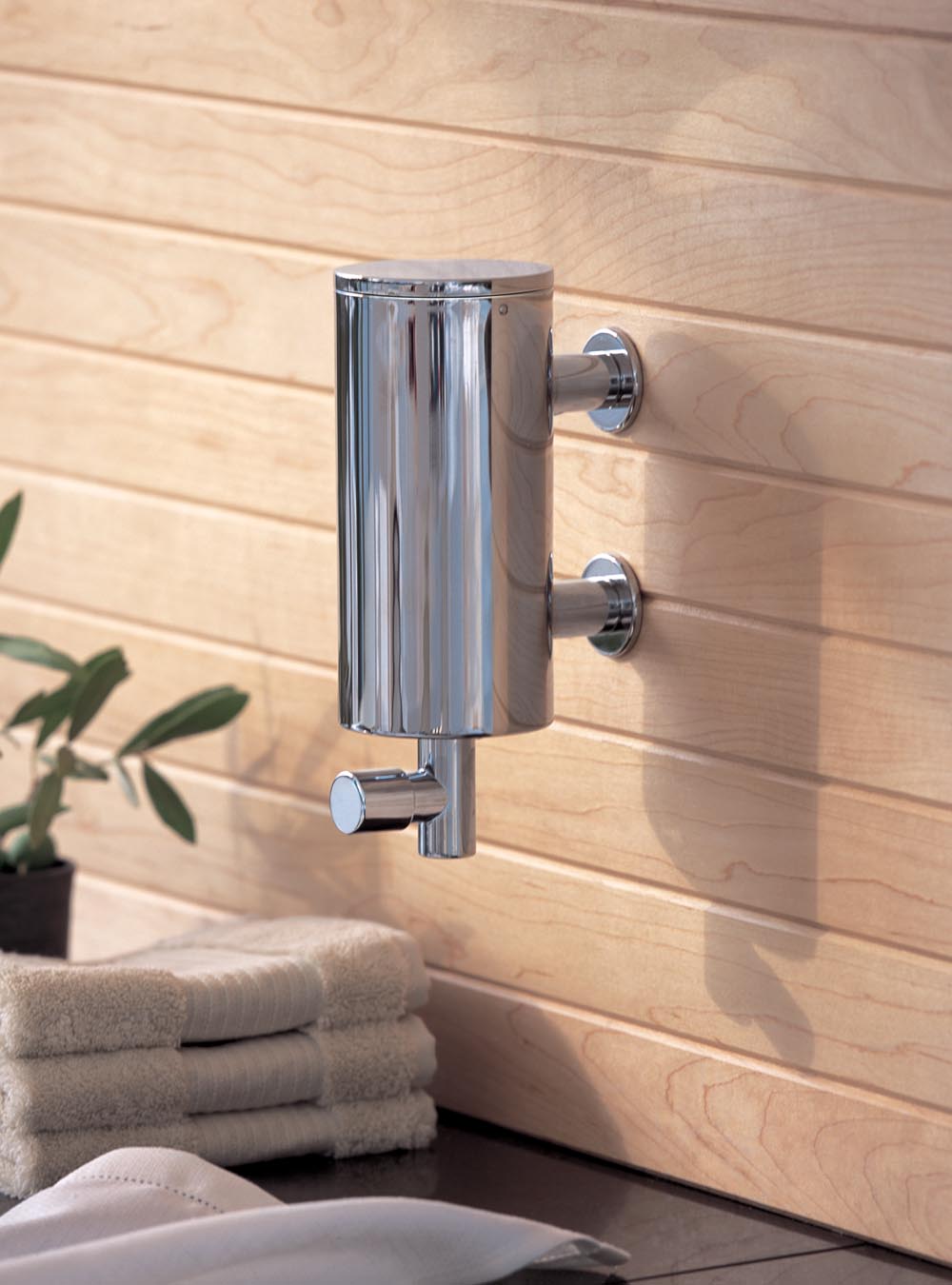 T10: Soap dispenser 0.5 l. pH neutral liquid soap can be used  (pH value: 4,5 - 7,5).
Viscosity: Appr...