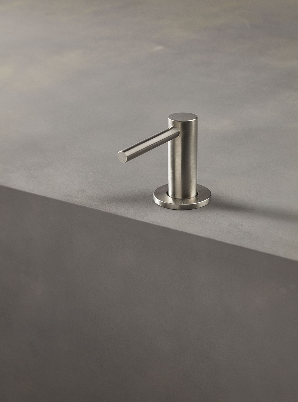 T36: Bordmonteret sæbedispenser inkl. 0,5 L sæbebeholder VR886. Hulstørrelse: 30 mm. Til alle former f...