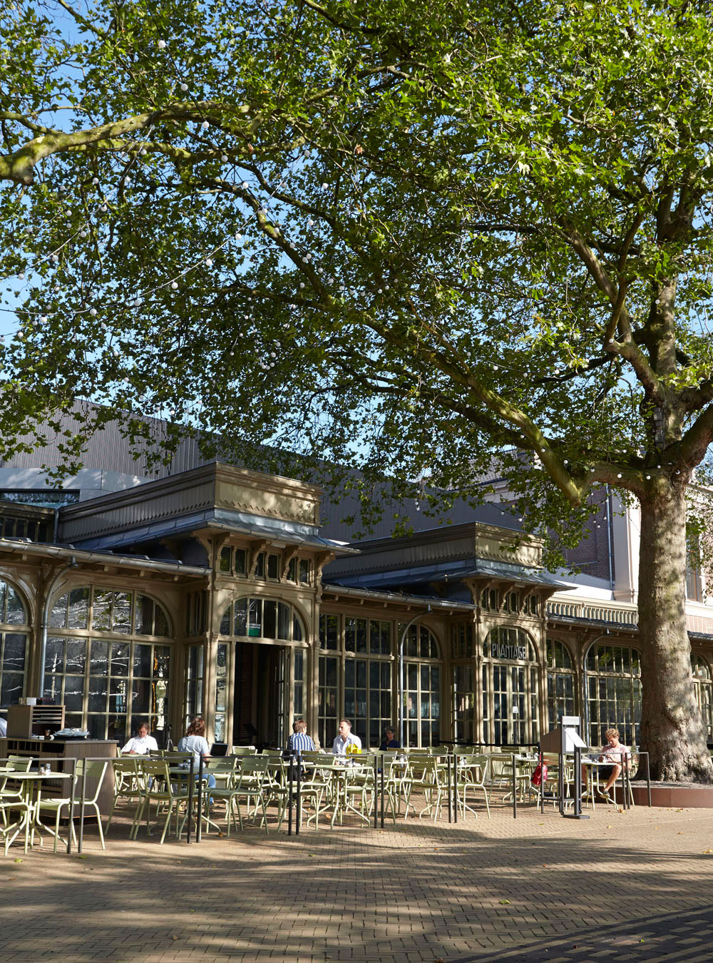 ARTIS – café restaurant De Plantage 